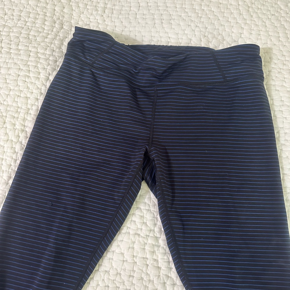 Lucy Capri cut athletic leggings